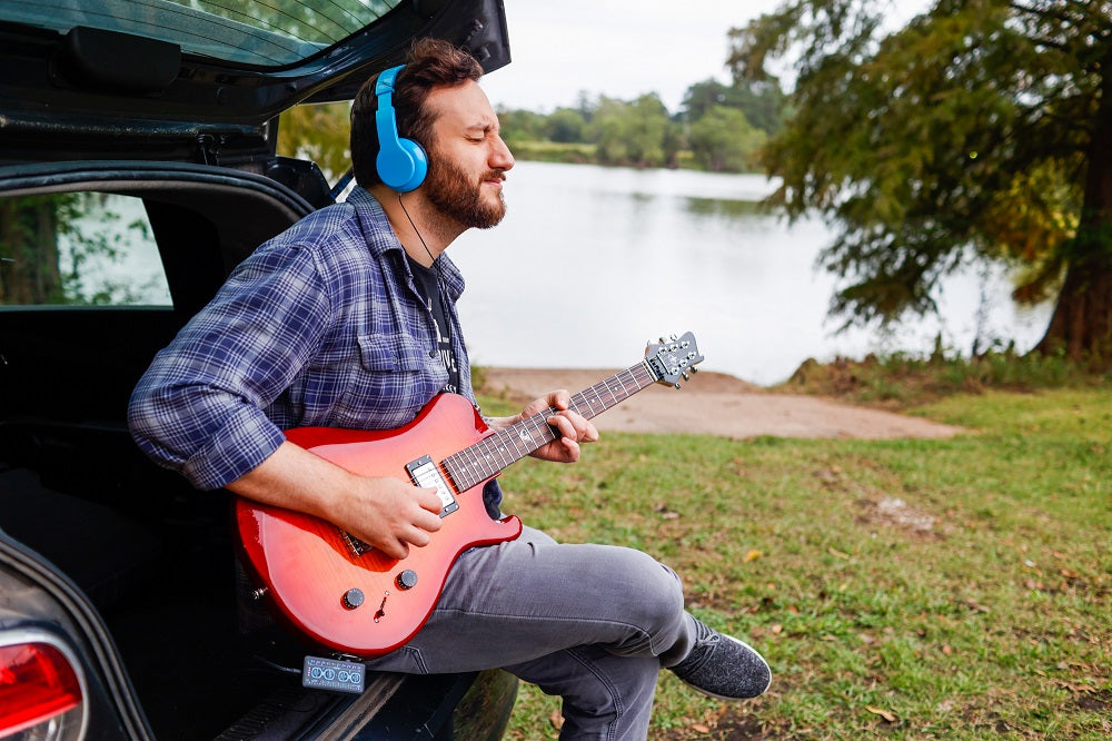 Overhead Electric Black Travel Guitar – OE990BK